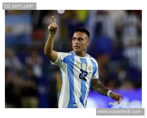 足球明星背后的故事与心声揭示他们的梦想与挑战 足球明星背后的故事与心声揭示他们的梦想与挑战